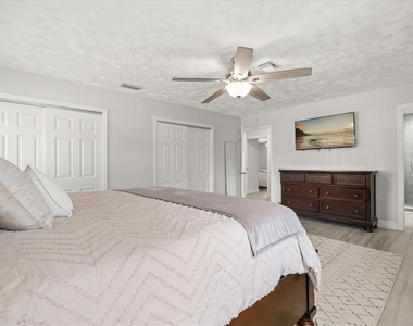 1210 E Caroline Street - Photo Thumbnail 26