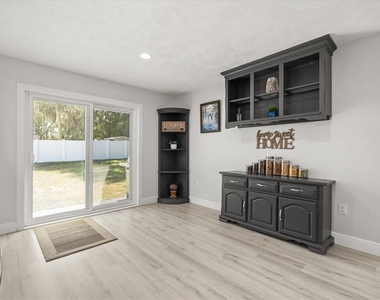 1210 E Caroline Street - Photo Thumbnail 19