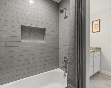 1210 E Caroline Street - Photo Thumbnail 30