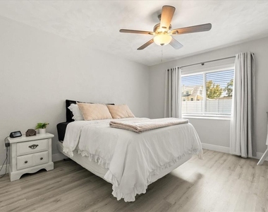 1210 E Caroline Street - Photo Thumbnail 22