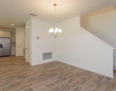 571 Via Bella Ct. - Photo Thumbnail 6