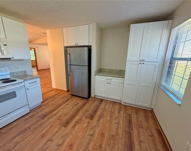 58 Westmoreland Drive - Photo Thumbnail 5