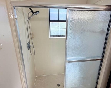 58 Westmoreland Drive - Photo Thumbnail 8