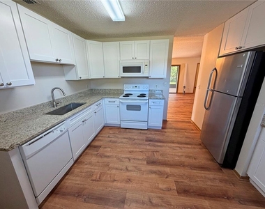 58 Westmoreland Drive - Photo Thumbnail 4