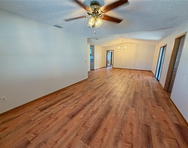 58 Westmoreland Drive - Photo Thumbnail 2