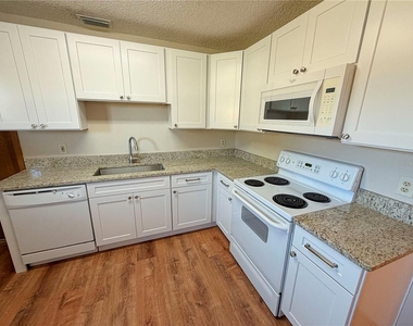 58 Westmoreland Drive - Photo Thumbnail 3