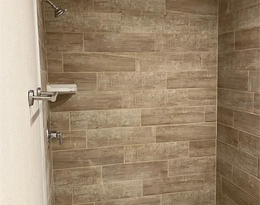 129 Boundary Boulevard - Photo Thumbnail 6