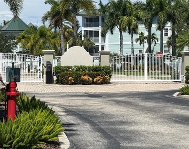 5116 Melbourne Street - Photo Thumbnail 4