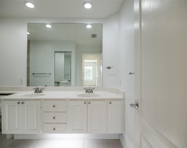 8876 Estepona Court - Photo Thumbnail 44
