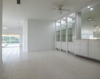 8876 Estepona Court - Photo Thumbnail 15
