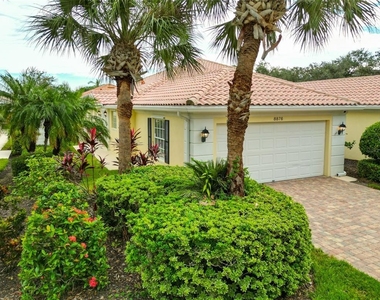 8876 Estepona Court - Photo Thumbnail 8