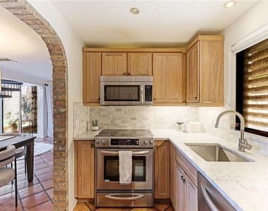 11 Sandy Cove Road - Photo Thumbnail 16