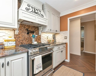 6976 Country Lakes Circle - Photo Thumbnail 12