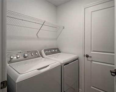 5703 N Honore Avenue - Photo Thumbnail 26