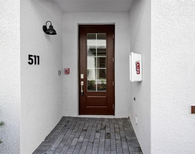 5703 N Honore Avenue - Photo Thumbnail 2