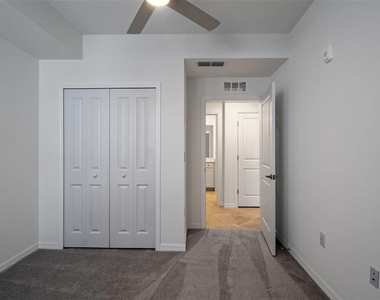 5703 N Honore Avenue - Photo Thumbnail 27