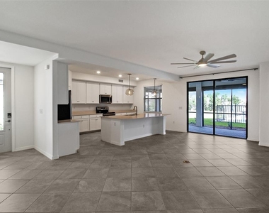 5703 N Honore Avenue - Photo Thumbnail 6