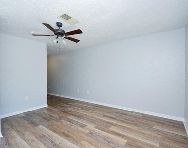 2519 9th Avenue W - Photo Thumbnail 2