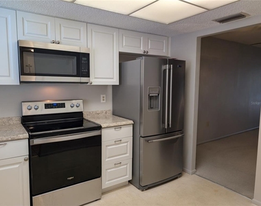 3570 Lake Bayshore Drive - Photo Thumbnail 5