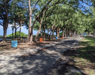 3570 Lake Bayshore Drive - Photo Thumbnail 32