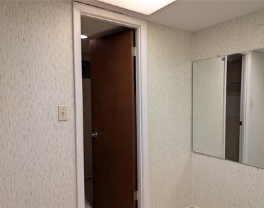 3570 Lake Bayshore Drive - Photo Thumbnail 11