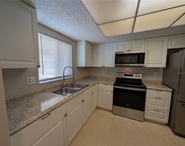 3570 Lake Bayshore Drive - Photo Thumbnail 2