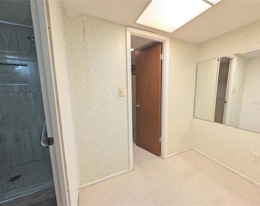 3570 Lake Bayshore Drive - Photo Thumbnail 12
