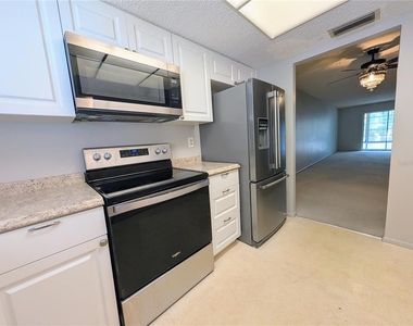 3570 Lake Bayshore Drive - Photo Thumbnail 4
