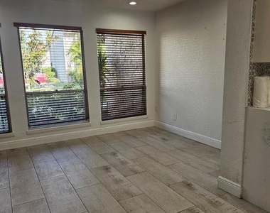 4453 Rayfield Drive - Photo Thumbnail 16