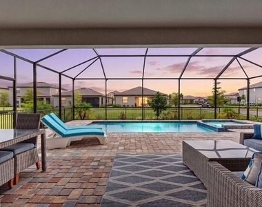 15104 Oxford Grey Drive - Photo Thumbnail 12