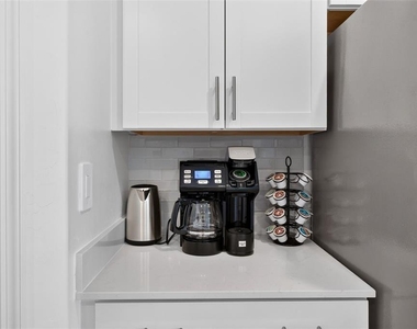 15104 Oxford Grey Drive - Photo Thumbnail 8