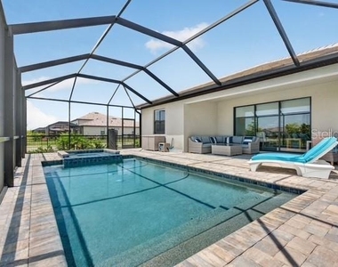15104 Oxford Grey Drive - Photo Thumbnail 16