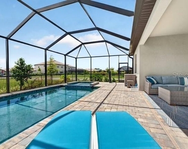 15104 Oxford Grey Drive - Photo Thumbnail 15