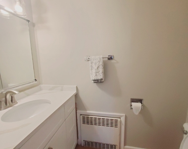181 Strawberry Hill Avenue - Photo Thumbnail 11