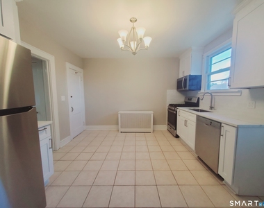 181 Strawberry Hill Avenue - Photo Thumbnail 4