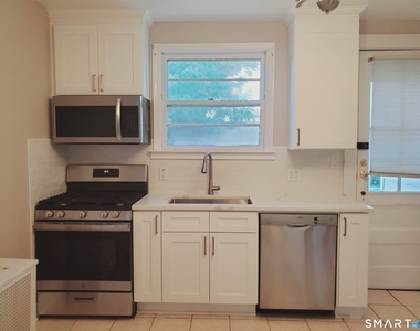 181 Strawberry Hill Avenue - Photo Thumbnail 2