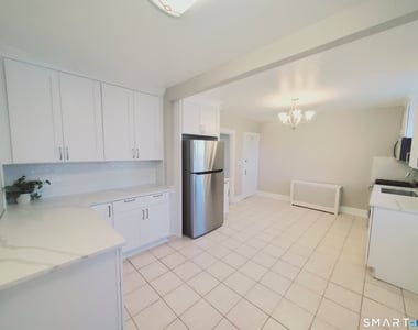 181 Strawberry Hill Avenue - Photo Thumbnail 3