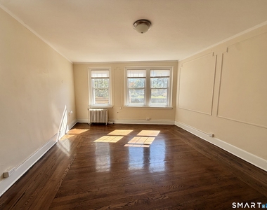 405 Main Street - Photo Thumbnail 2