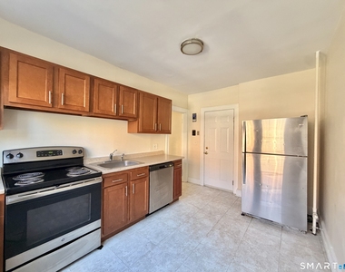 405 Main Street - Photo Thumbnail 3