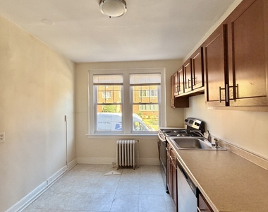 405 Main Street - Photo Thumbnail 4