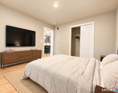 589 Bedford Street - Photo Thumbnail 8