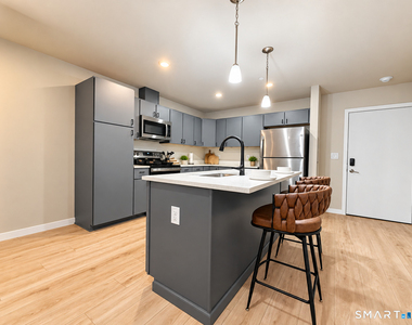 589 Bedford Street - Photo Thumbnail 6