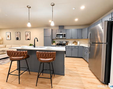 589 Bedford Street - Photo Thumbnail 5