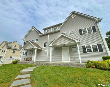 30 Ferris Avenue - Photo Thumbnail 11