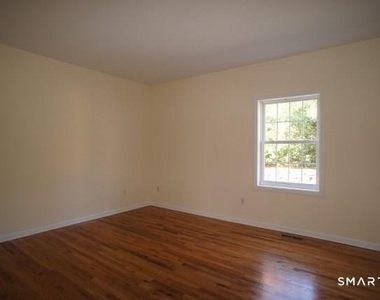 490 Danbury Road - Photo Thumbnail 5