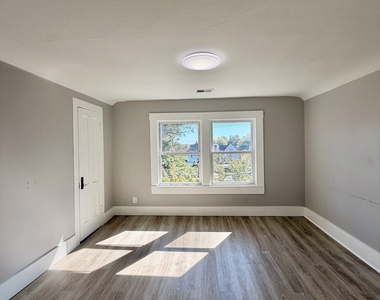 121 Spring Street - Photo Thumbnail 3