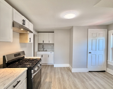 121 Spring Street - Photo Thumbnail 2