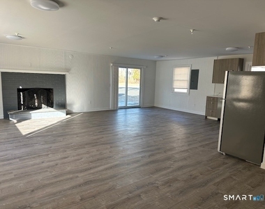 1030 Federal Road - Photo Thumbnail 9