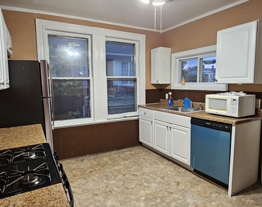 512 Prospect Street - Photo Thumbnail 3