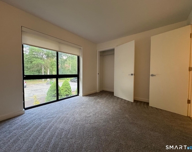 15 Farm Springs Road - Photo Thumbnail 4
